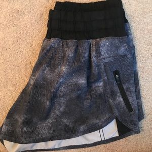 Lululemon galaxy Tracker short IV